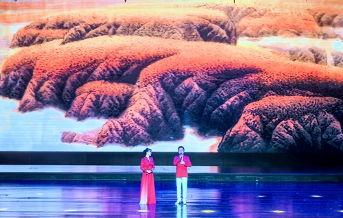 131712989279835794.jpeg 《山丹丹开花红艳艳》.jpg