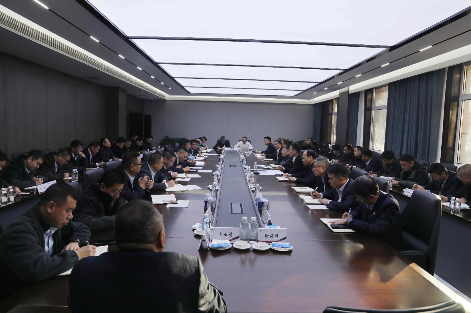 专题传达张文琪调研座谈会.jpg